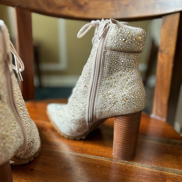 Steve Madden Illisa Rhinestone Lace Up Ankle Boot - Picture 6 of 16